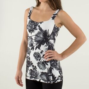 Lululemon Aria Tank II in Brisk Bloom Black White/White